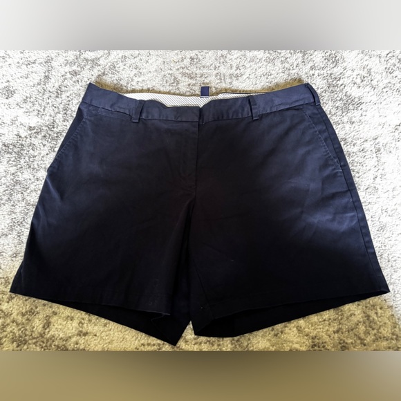 Lands' End Pants - Women's Lands’ End Mid Rise Shorts Navy Blue Size 18W EUC!